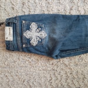 Grace in LA denim capri